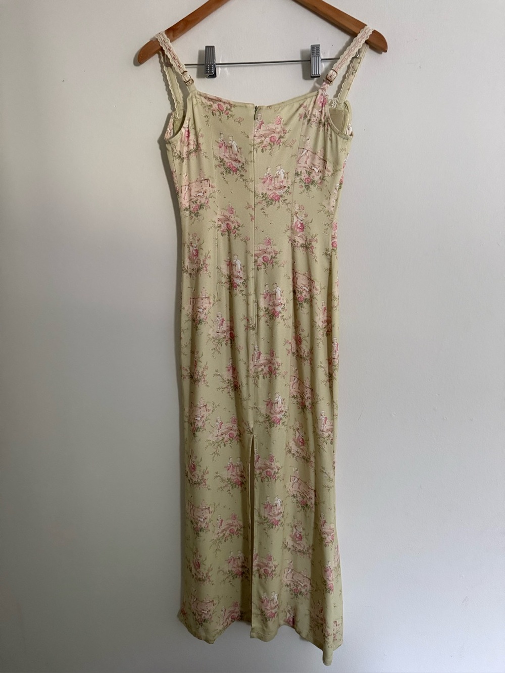 Lace made midi dress - Picture 2 of 11